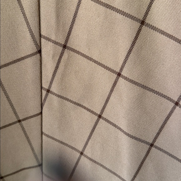 Pretty “HALOGEN” Skirt - Picture 2 of 6